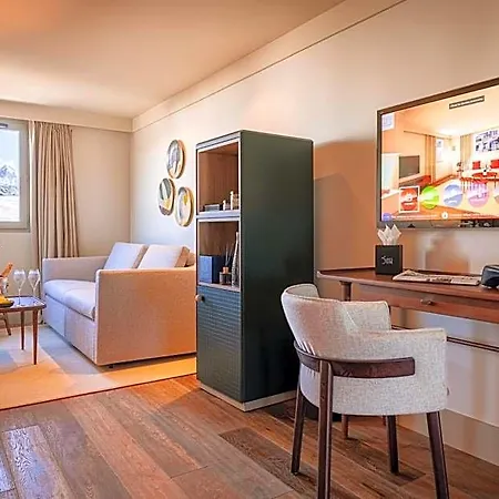 Les De La Potiniere Hotel