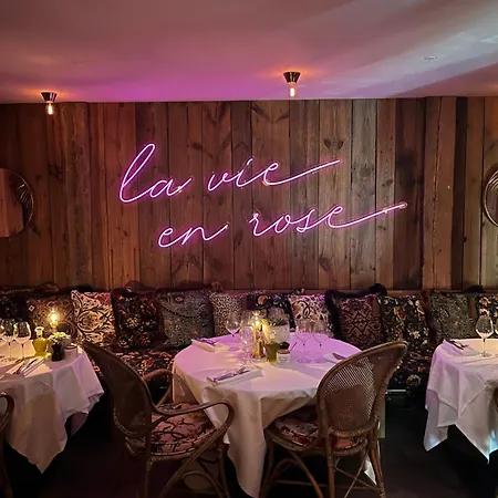 Les De La Potinière Hotel